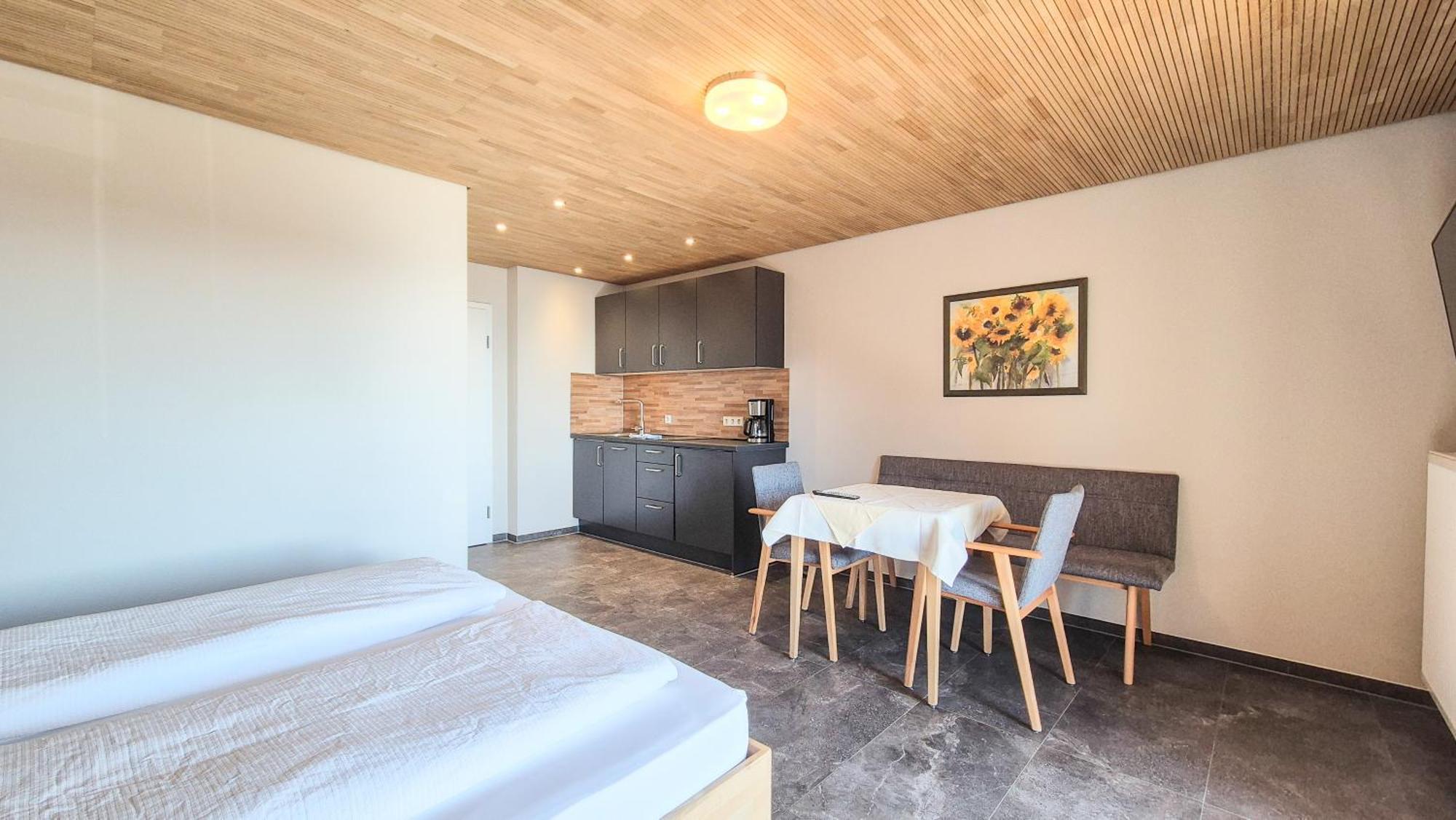 Hotel Gaestehaus Hornstein 3*