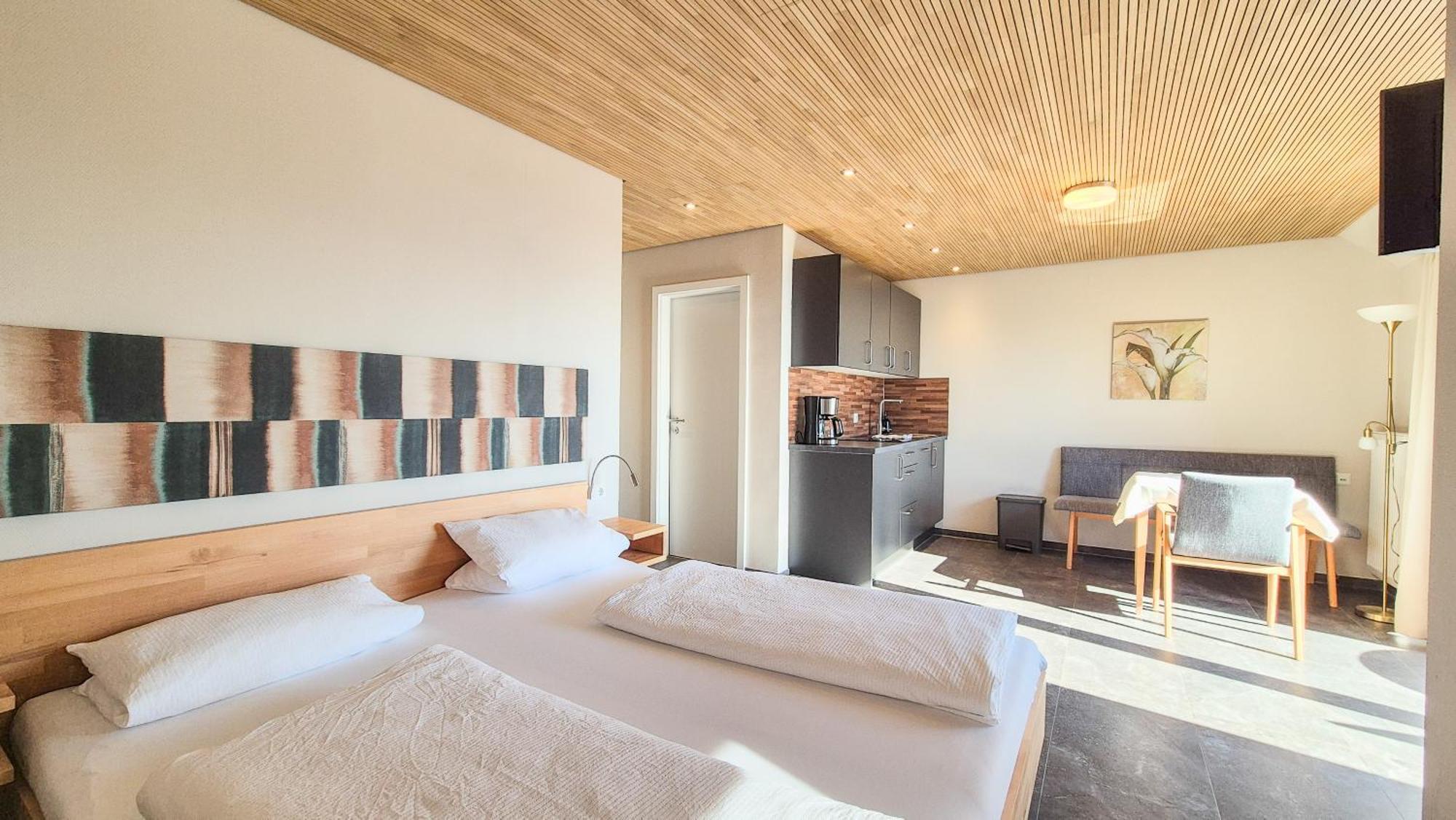 Gaestehaus Hornstein Hotel